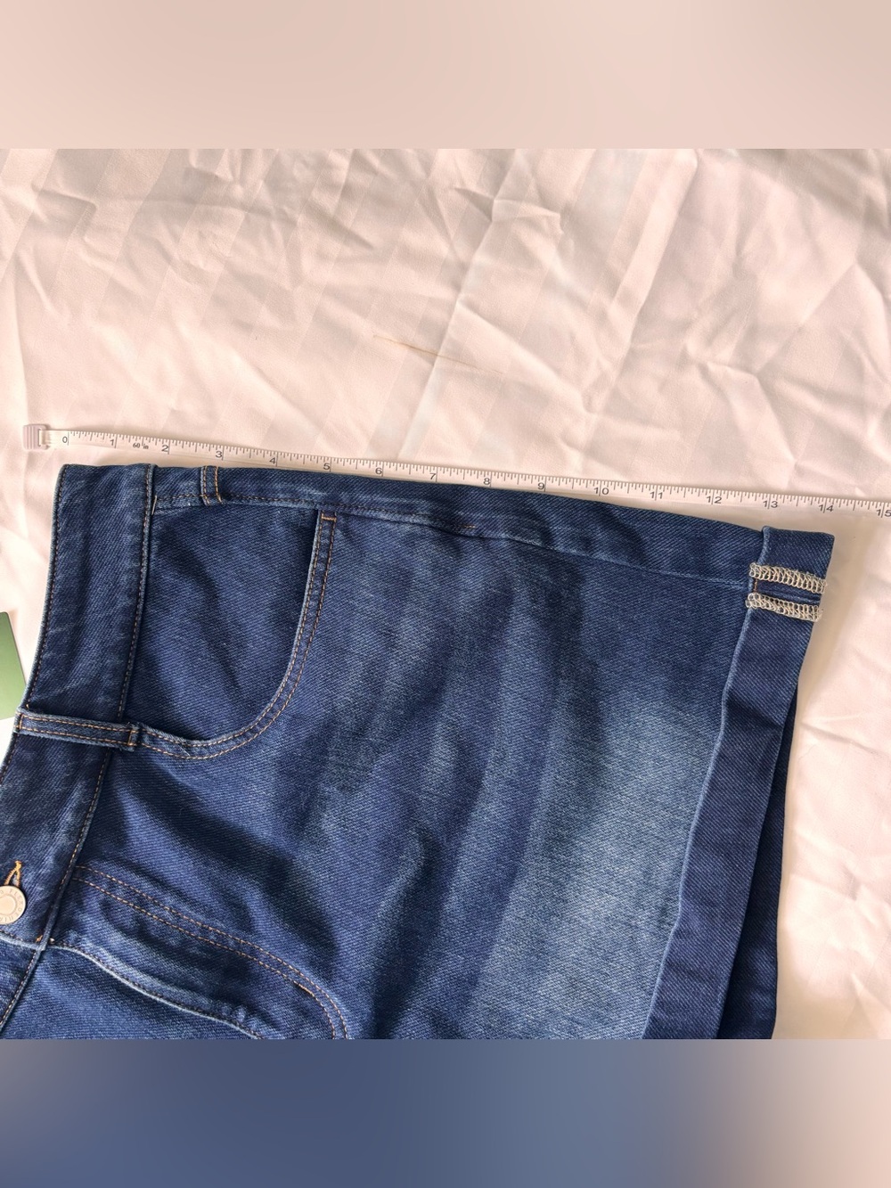 Halara Women's Denim Flex Shorts Soft Jean Lightweight Breathable Size L NEW - Picture 4 of 9